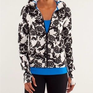 Rare Lululemon Scuba hoodie stretch, size 4, great condition